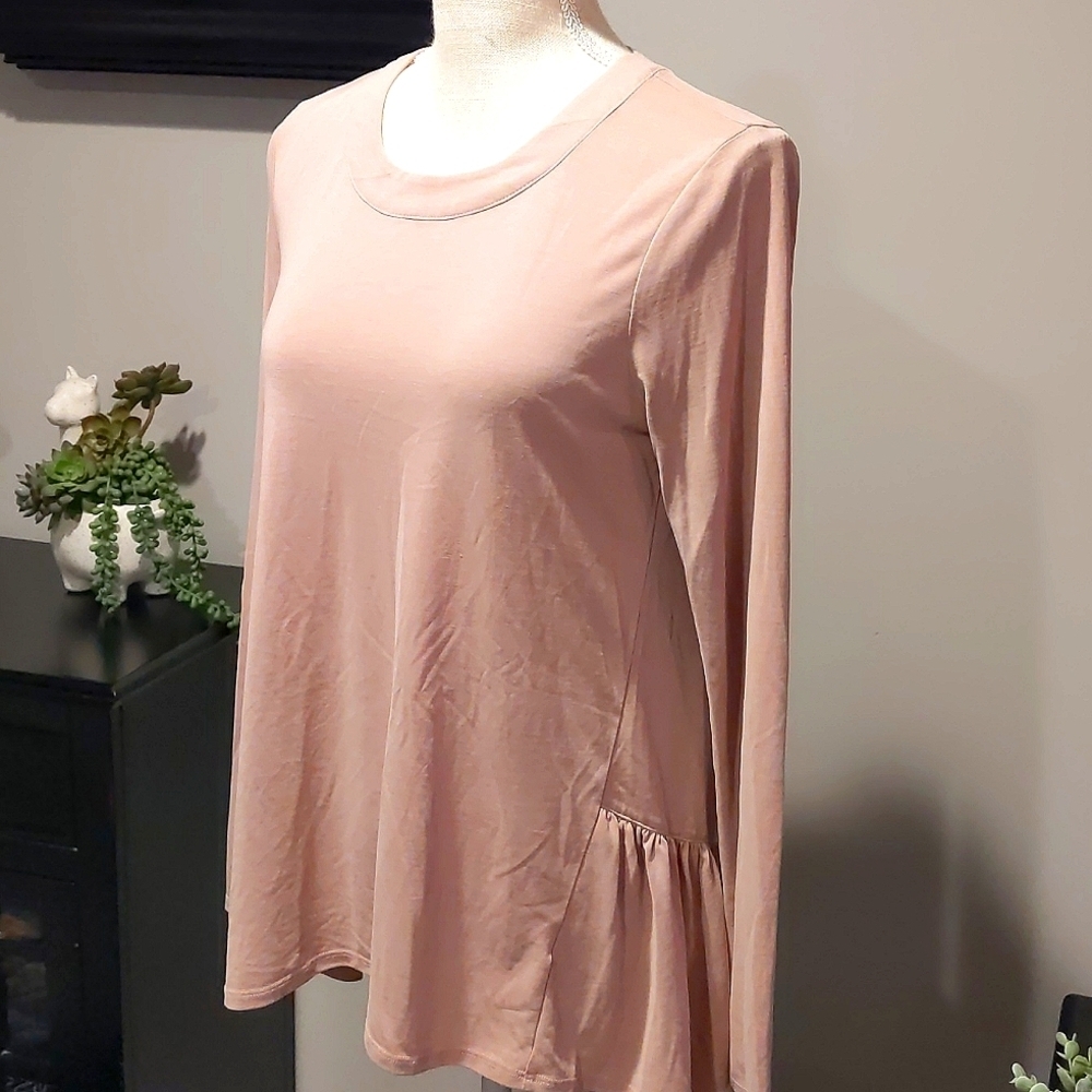 Chelsea 28 beautiful tunic blush color top with ruffle back on bottom Size small